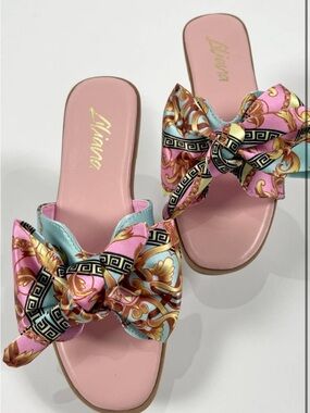 Liliana Pink Slides with Multicolor Patterned Bow
